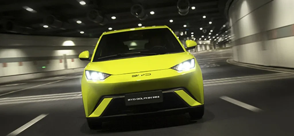 frente do BYD Dolphin